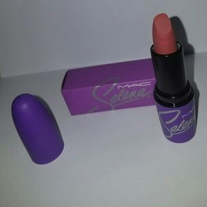 Amor Prohibido Mac Lipstick💄